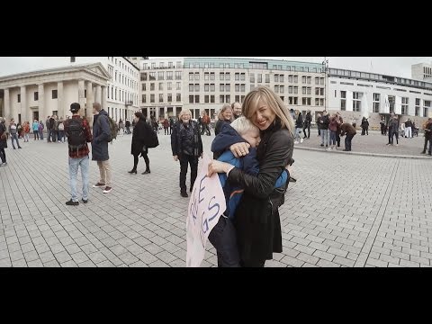 Free Hugs Campaign Berlin