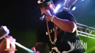 Daddy Yankee​ improvisando en en el party de navidad en 