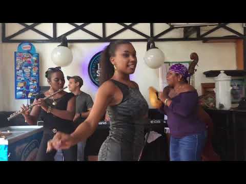 ANAISI y Los 5 del Son de Dagoberto López (Bar La Dichosa en la Calle Obispo, HABANA, CUBA)