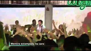 Mentira estampada na cara