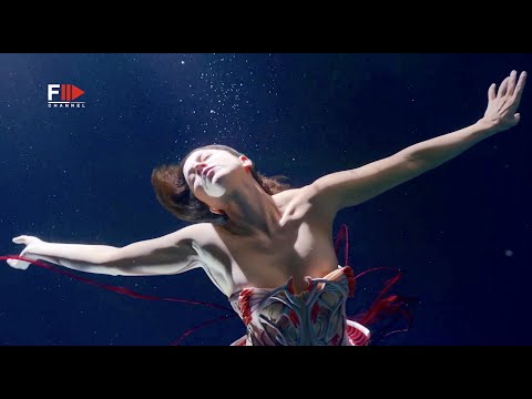 IRIS VAN HERPEN Haute Couture Spring 2023 Paris - Fashion Channel