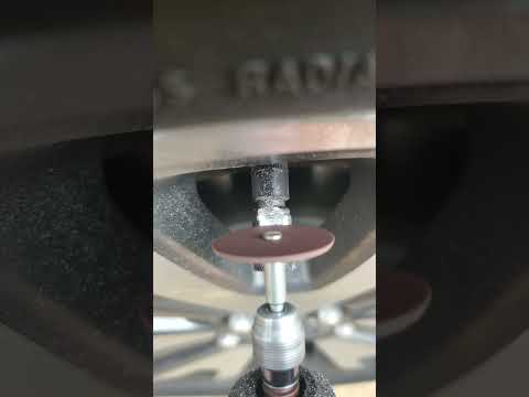 Removing a frozen aluminum valve stem cap