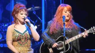 The Judds, Mama, He&#39;s Crazy