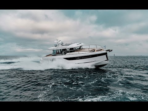 2027 Wellcraft 44 Explorer Video