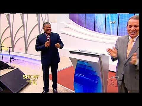 Deus não é Deus de Confusão video