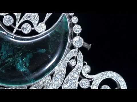 Pk Crescent Emerald Jewel