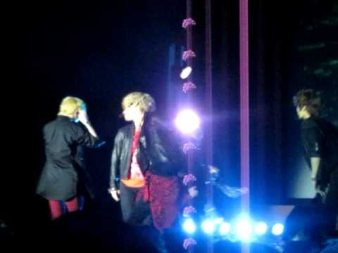 111103 [Fancam] SHINee in London 3rd Nov - SHINee Ring Ding Dong 2nd Part