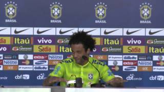 Marcelo demonstra personalidade em entrevista coletiva