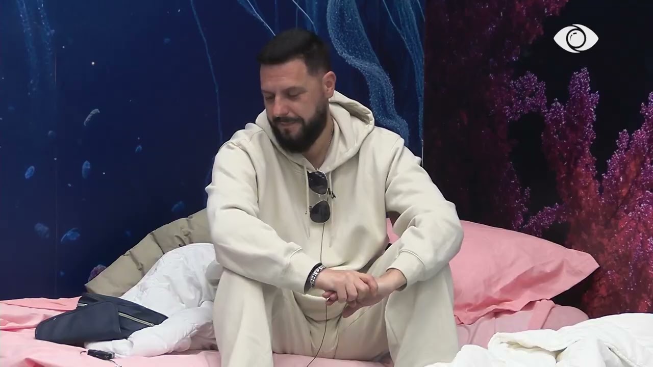 Kristi është i pabesueshëm/ Lorna bisedon me Juxhinin