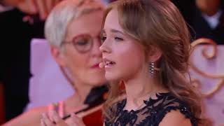 Download lagu Lagu yang dinyanyikan Emma Kok Singing Voilà, André Rieu menemaniku dalam perjalanan. mp3