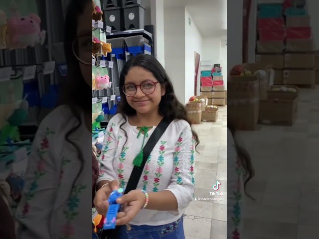 Vídeo relacionado con Shyllin Juego De 24 Llaveros De Anime, Llaveros De Acrílico, Tema De Demonios Y Cazadores, Adecuado Como Objeto De Colección Y Regalo, Adecuado Tanto Para Niños Como Para Niñas
