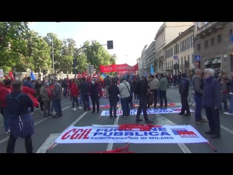Primo maggio a Milano, le voci dal corteo: "Priorità a sicurezza sul lavoro"