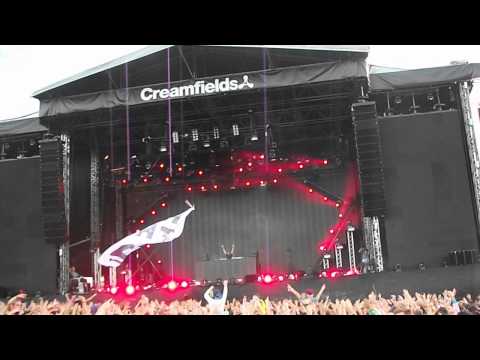 Hardwell - Smack My Bitch Up vs Rasputin (HD) Live at Creamfields 2013