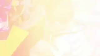 開心的看街上的景色
