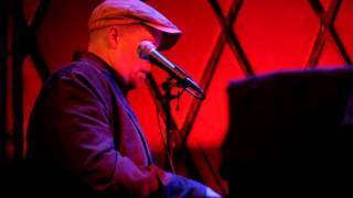Early Elton- No Shoe Strings on Louise (Rockwood Music Hall- Tue 10/11/11)