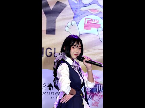 Kiss Kitsune -  "  Heart Sunglasses  " (Beep  focus)  Donki idol day @ DONKI Mall Thonglor
