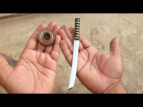 Forging a Mini KATANA out of Rusted Bearing