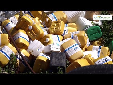 Envases de Agroquímicos en canteras de Menafra