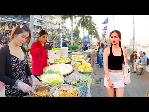 Cambodian Street Food, Best Food Tour at Chaktomuk Walk Street, Weekend Market, Phnom Penh