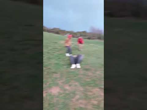 Niño se pega una  ostia brutal