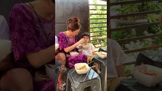 Download lagu SARAPAN BUBUR AYAM DI PINGGIR JALAN, THANIA NAMBAH KERUPUK!!  THE ONSU FAMILY mp3