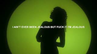 Kadr z teledysku Jealous tekst piosenki Kiana Ledé & Ella Mai