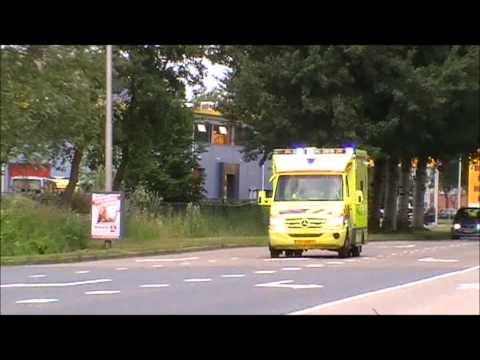***Britse Sirene*** Ambulance 02-112 Leeuwarden met spoed onderweg naar Warten