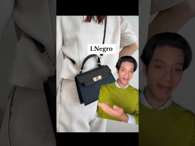 Vídeo relacionado con Buckle-Down - Cartera para mujer, diseño de Looney Tunes, 7" x 4"