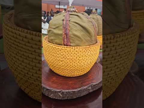 Traditional basket cake.