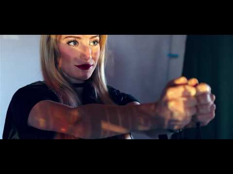 Making of the shooting of CU4TRO on The Maxiemillion