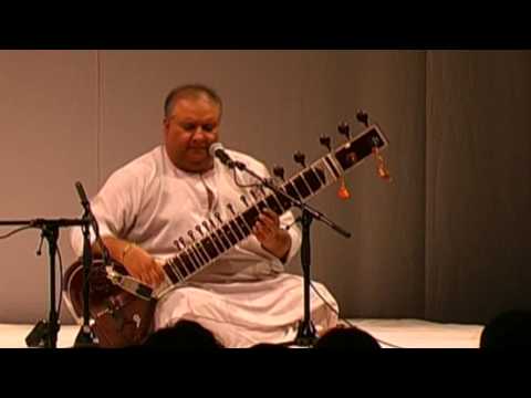 Shujaat Khan sings Amir Khusrau