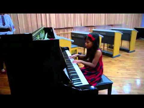 Lulwa 7 years play Cat and Mouse