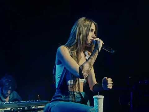 Clara - Uragani live in acustico al Fabrique di Milano il 30-11-2025