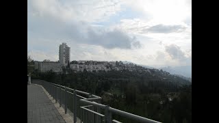 "אנחנו צריכים להפסיק להיות עבדים ולהיות מודעים לחירות העצומה המונחת לפנינו ולצאת ממאסר הכלא...