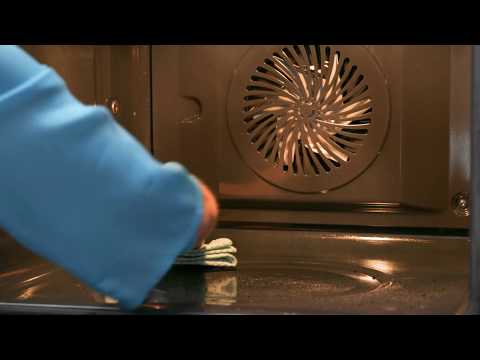 So verwenden Sie die Pyrolyse-Reinigungsfunktion in einem Backofen | AEG