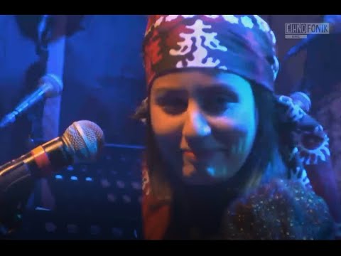 ya shbeba  "يا شبابه يا بنت الغابة"