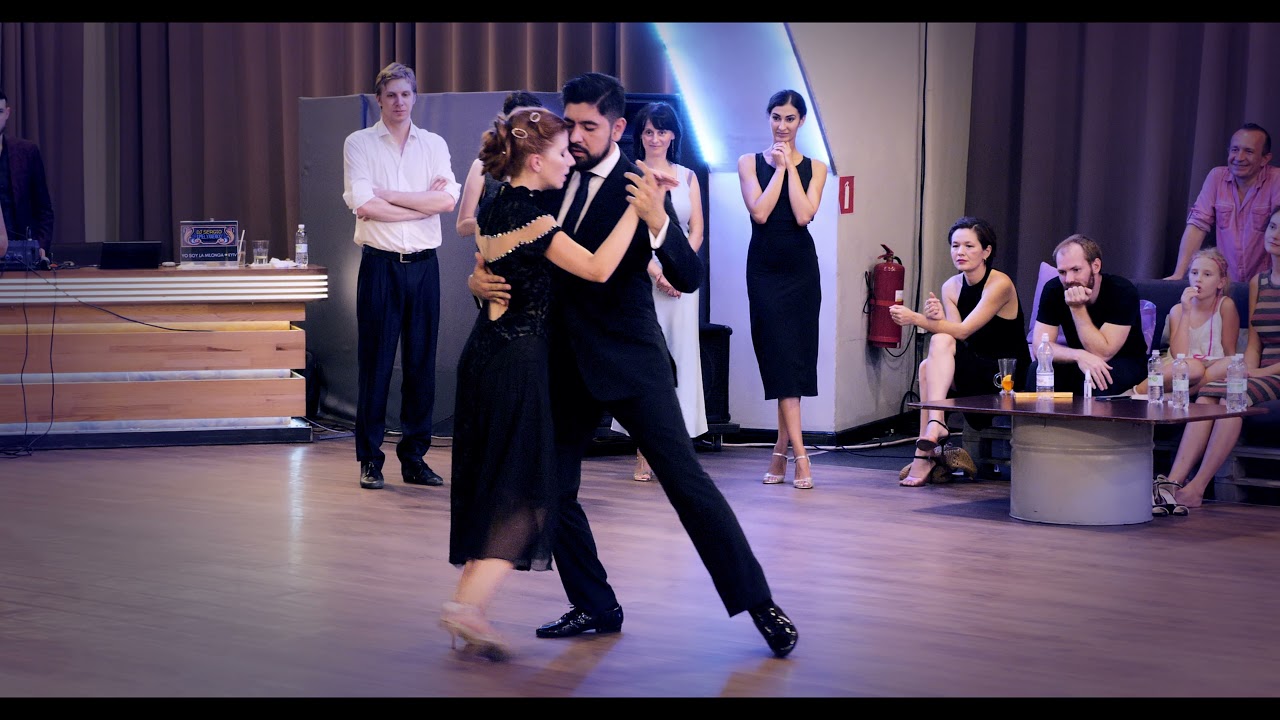 Sebastian Jimenez Joana Gomes dancing Vuelve Amor in Kyiv Art Prichal Gallery July 2021