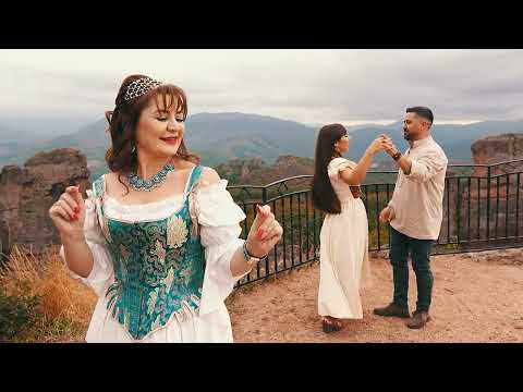 MARINELA RĂCĂREANU:  DRAGOSTEA PE FÂN COSIT