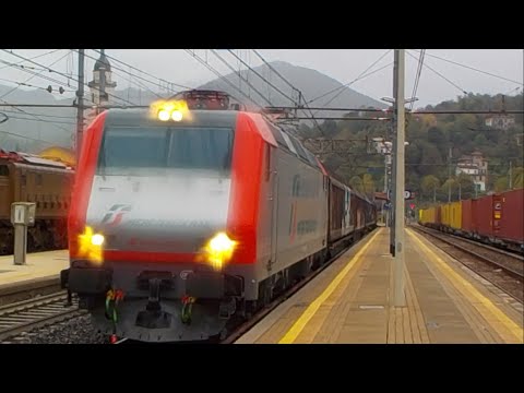 treni sotto la pioggia di Ronco scrivia durante l'evento storico mastodonte dei giovi