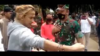 Download lagu BAHAR BIN SMITH DIDATANGI ANGGOTA TNI HARI INI - MULUTMU ADALAH HARIMAUMU mp3