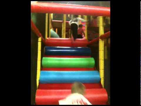download lagu mp3 mp4 Club Kids Earlwood, download lagu Club Kids Earlwood gratis, unduh video klip Club Kids Earlwood