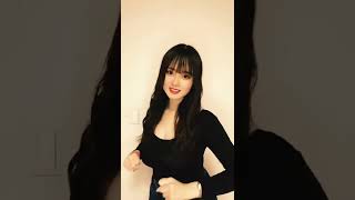 TikTokで美女が踊ってゆらゆらする動画