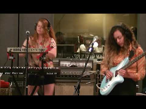 Pearl Earl - The Dimension Isn’t Right - Daytrotter Session - 7/3/2018