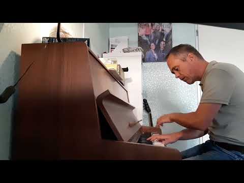 411 Geprezen zij de Here