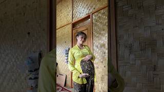 Download lagu POV : Bumil yg makin gede perutnya aja🤭😁🤰🏻 #bumil #pov #kebaya #ibuhamil #tavvaproject #shorts mp3