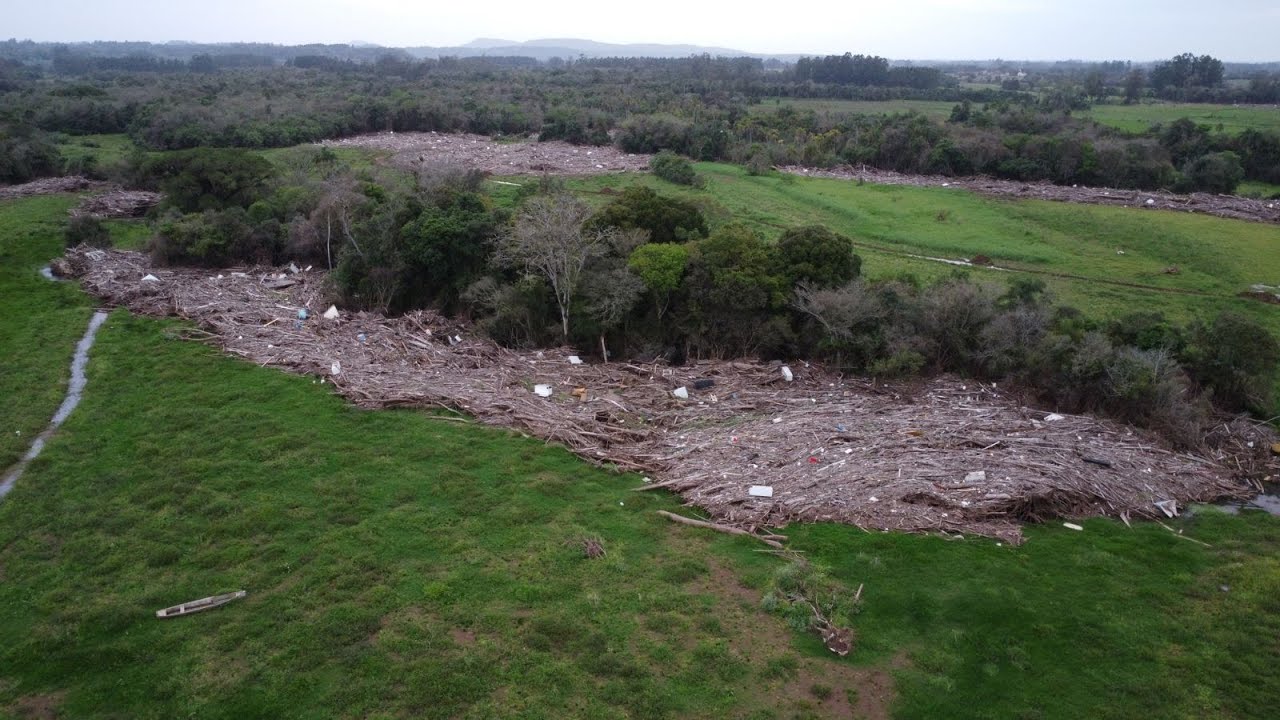 OSSAD4S POR BAIXO DO MAR DE ENTULHOS TRAZIDO PELA GRANDE ENCHENTE!