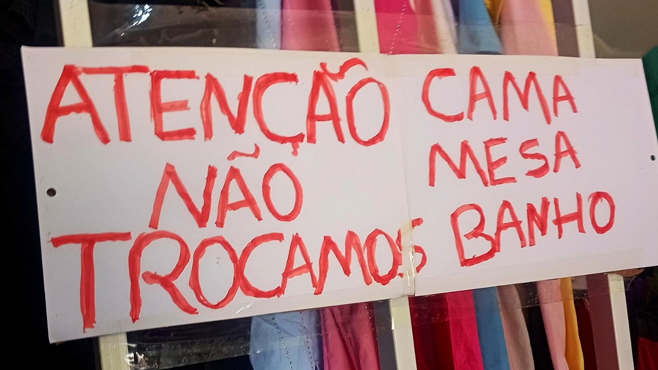 ATENÇÃO CAMA NÃO MESA TROCAMOS BANHO