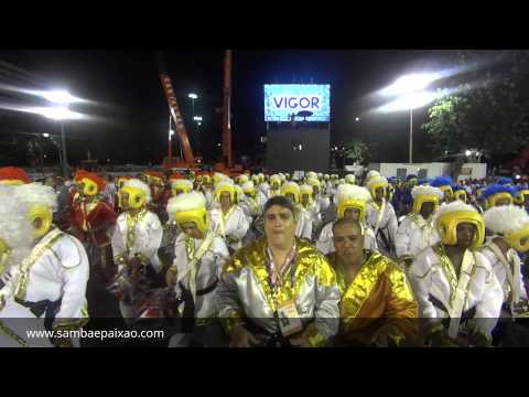 Carnaval 2016: No coração da União da Ilha (Bateria Baterrilha)