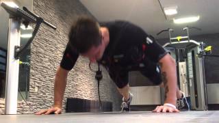 preview picture of video 'masculinbodies Fitnessstudio Döbeln Mach es zu Deinem Workout'