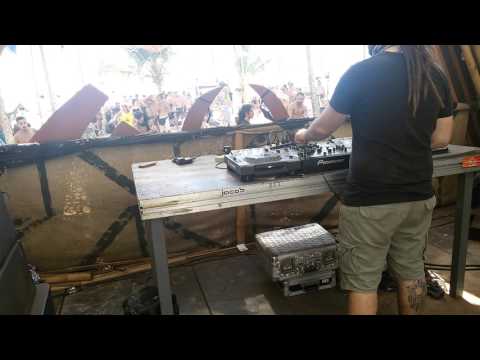 THOMAS DARKER - LIVE @ UNIVERSO PARALELLO FESTIVAL 2015 303 STAGE -PRATIGI -BRASIL